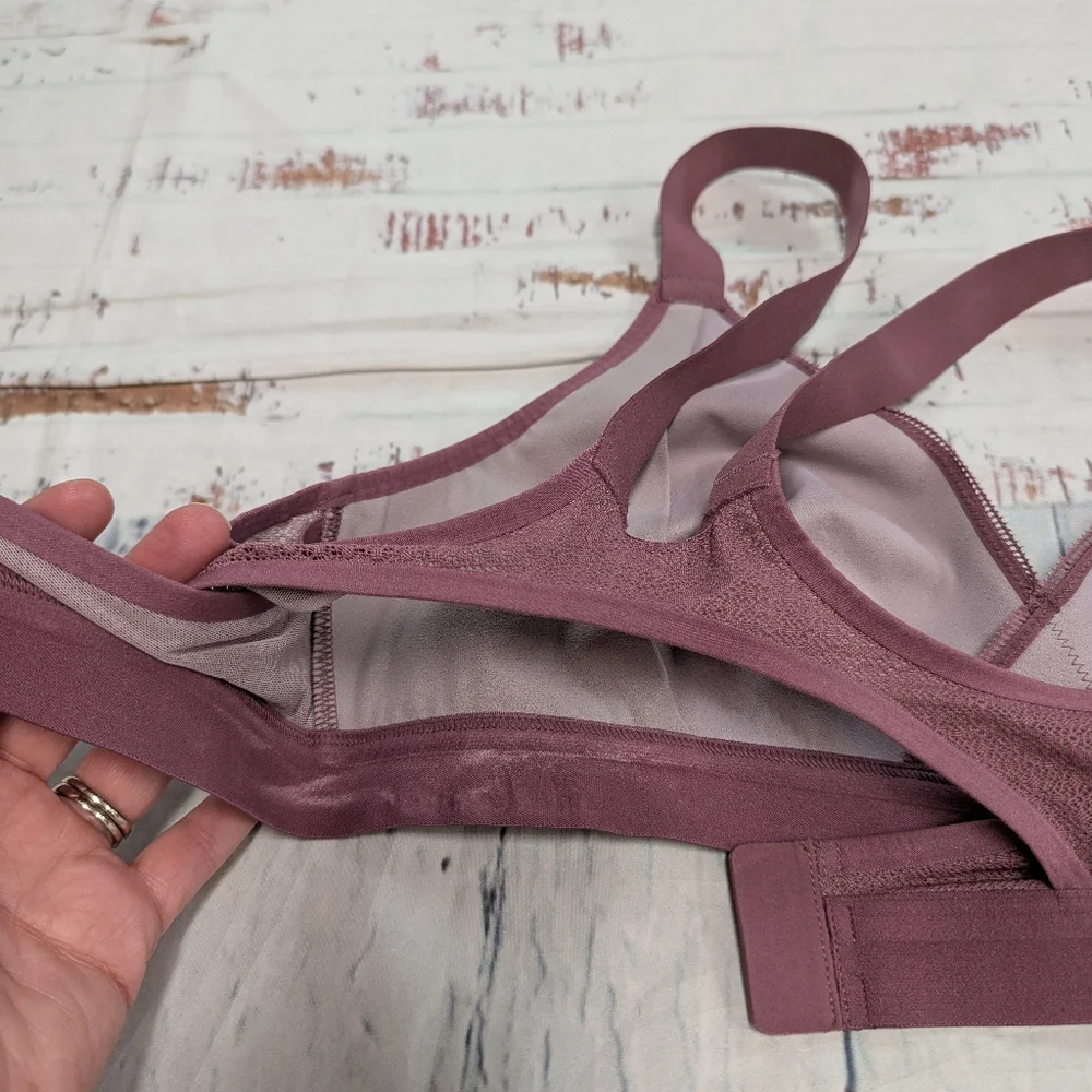 Lululemon awake to lace sports bra - Picture 4 of 8